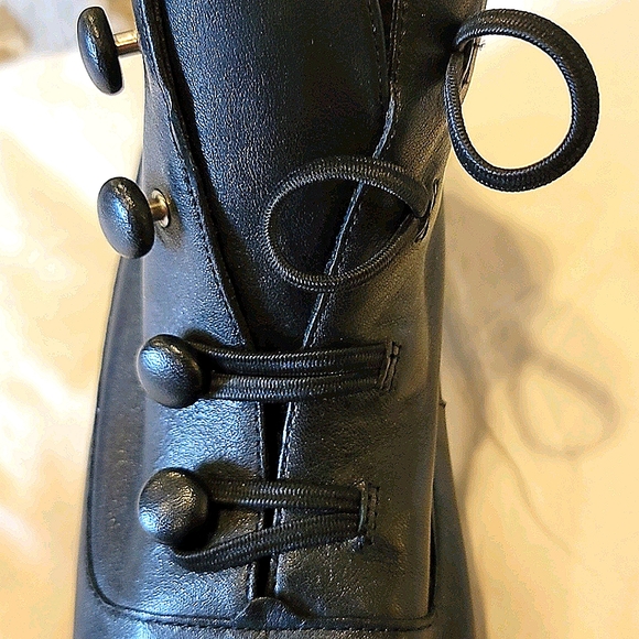Mootsies Tootsies Black Leather Ankle Booties - Picture 6 of 6